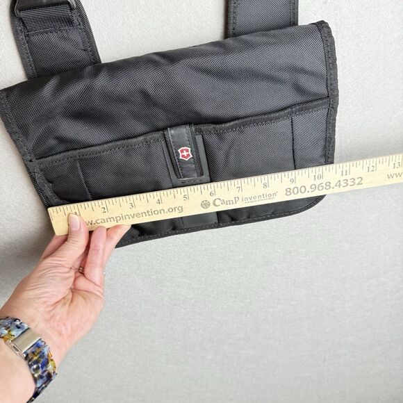 Victorinox Crossbody Swiss Army Adjustable Waist or Shoulder Travel Black Bag - Picture 10 of 10